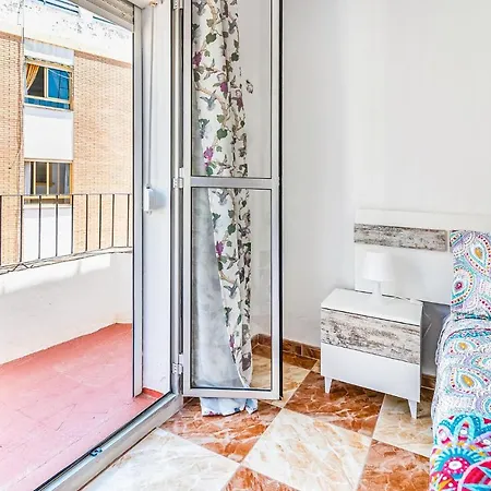 3 Bedroom Cozy Apartment In Cordoba Apartman *